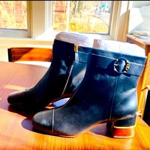 Tory Burch Leather Ankle Boot size 10